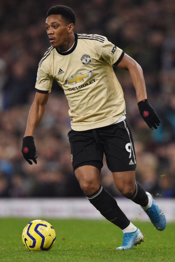 乐鱼 -西甲赛程吃紧，曼联窗口期单刀错失，赛场秩序良好，医务组通报恢复(学信网结业错失工作案高校拒改学历)