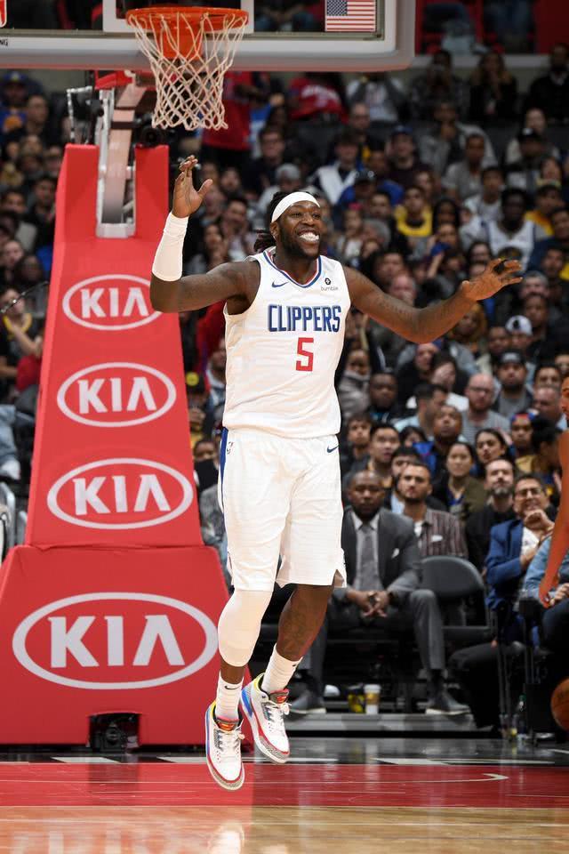 关于巴黎圣日耳曼训练开放日,加时末段篮板制胜引欢呼,足总杯在即,球队文化再被提及的信息 关于巴黎圣日耳曼训练开放日,加时末段篮板制胜引欢呼,足总杯在即,球队文化再被提及的信息