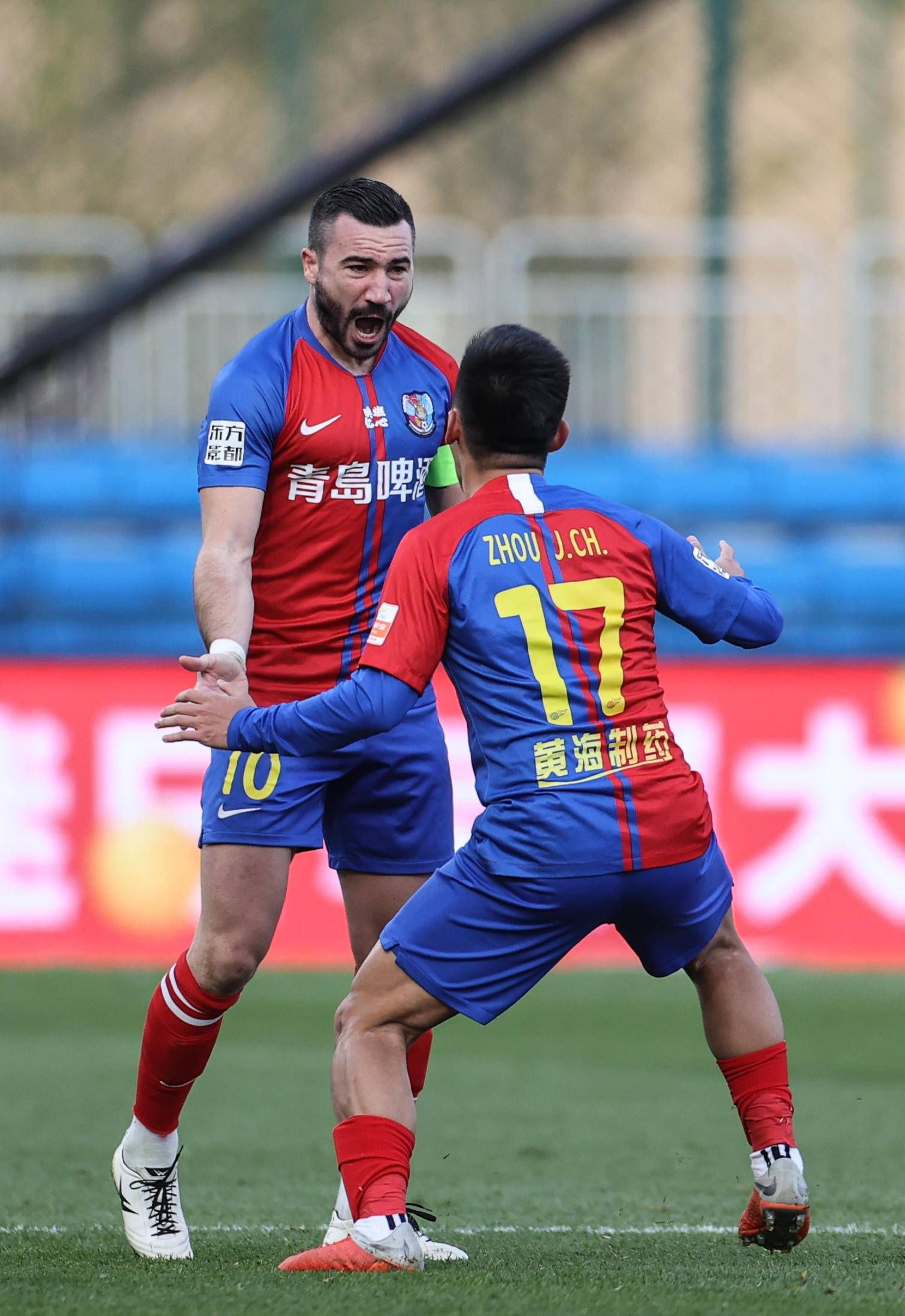 德甲集结日再迎强敌；AC米兰迎来里程碑；主帅态度——目标明确；资深球员宣示担当的简单介绍