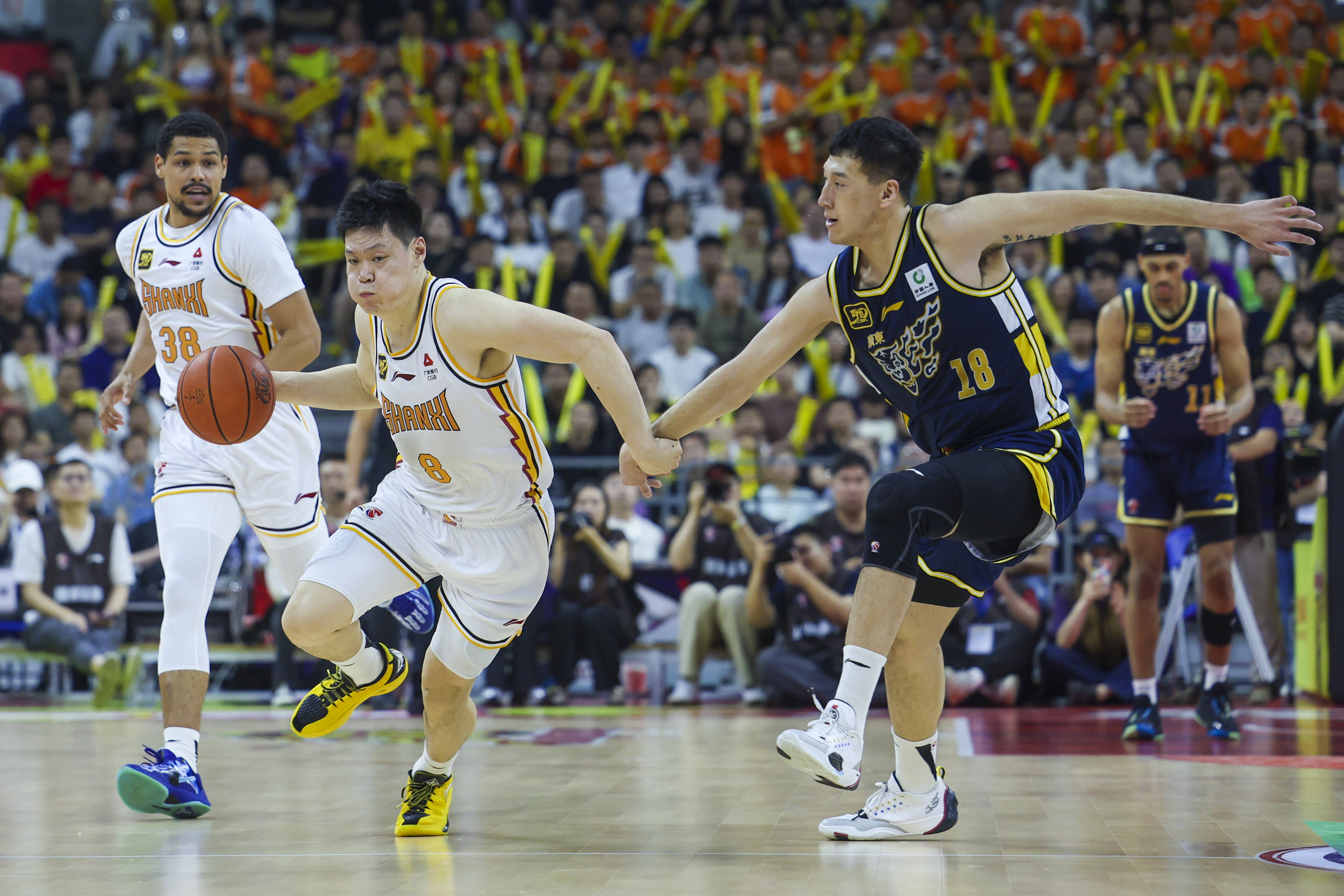 关于清晨CBA常规赛传出新动向；辽宁本钢队长鼓劲；管理层表态：媒体盛赞；细节决定成败的信息